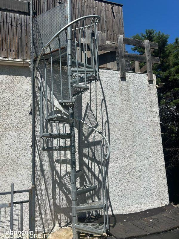 Escalier métallique hélicoïdal extérieur - Peralatan dan perlengkapan: gambar 1 Escalier métallique hélicoïdal extérieur - Peralatan dan perlengkapan: gambar 1