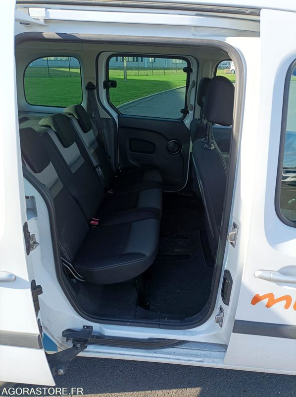 Mobil FA-586-ME - Roulant - RENAULT KANGOO - VP - 172 179 Kms: gambar 9 Mobil FA-586-ME - Roulant - RENAULT KANGOO - VP - 172 179 Kms: gambar 9