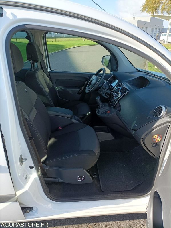 Mobil FA-586-ME - Roulant - RENAULT KANGOO - VP - 172 179 Kms: gambar 8 Mobil FA-586-ME - Roulant - RENAULT KANGOO - VP - 172 179 Kms: gambar 8