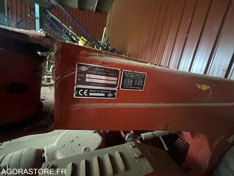 FAUCHEUSE TRAINEE KUHN FC300G 1995 AVEC CONDITIONNEUR - Mesin pemotong padang rumput: gambar 5 FAUCHEUSE TRAINEE KUHN FC300G 1995 AVEC CONDITIONNEUR - Mesin pemotong padang rumput: gambar 5