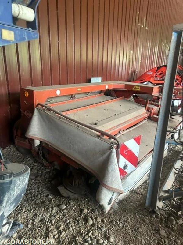 FAUCHEUSE TRAINEE KUHN FC300G 1995 AVEC CONDITIONNEUR - Mesin pemotong padang rumput: gambar 1 FAUCHEUSE TRAINEE KUHN FC300G 1995 AVEC CONDITIONNEUR - Mesin pemotong padang rumput: gambar 1