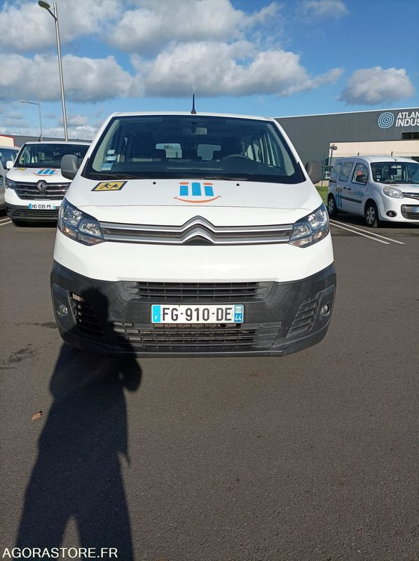 FG-910-DE - Roulant - CITROEN JUMPY SPACE TOURER - VP - 199 032 Kms - Bus mini, Van penumpang: gambar 3 FG-910-DE - Roulant - CITROEN JUMPY SPACE TOURER - VP - 199 032 Kms - Bus mini, Van penumpang: gambar 3