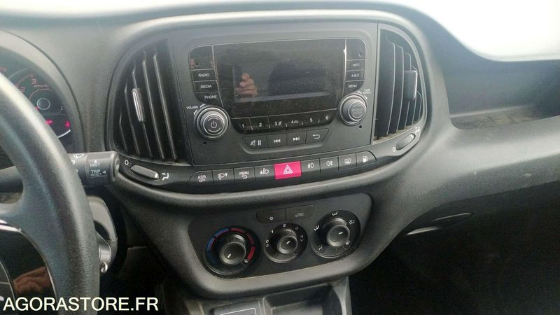 Van kecil FIAT DOBLO - 2017 - 110593KM - EN986HM: gambar 15