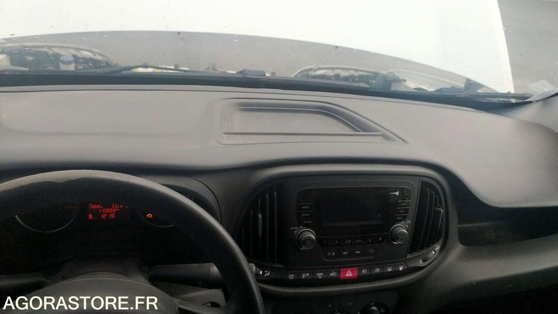 Van kecil FIAT DOBLO - 2017 - 110593KM - EN986HM: gambar 18