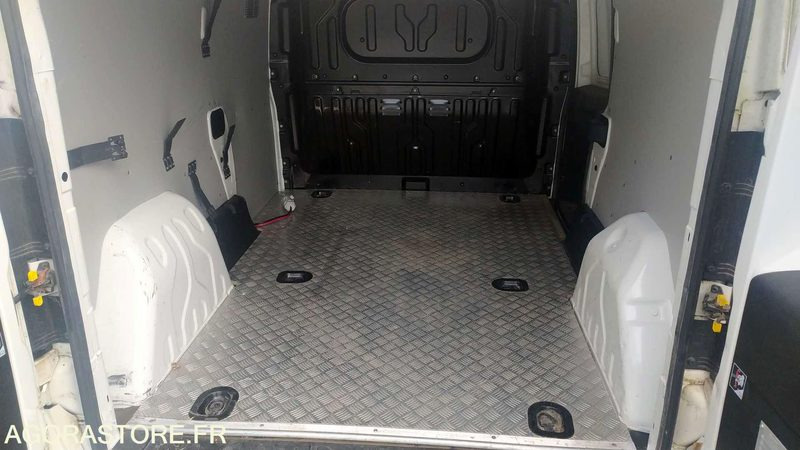 Van kecil FIAT DOBLO - 2017 - 110593KM - EN986HM: gambar 11