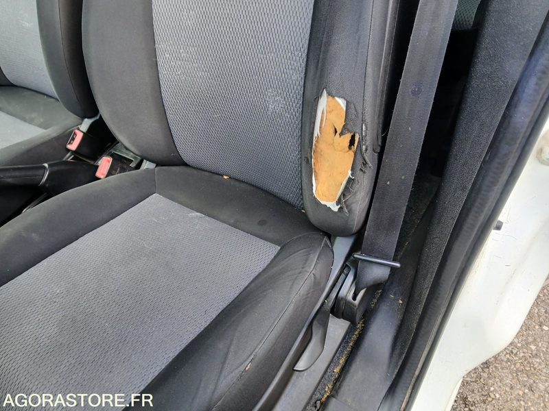 FIAT DOBLO C.1.3MTJ - Van kecil: gambar 5 FIAT DOBLO C.1.3MTJ - Van kecil: gambar 5
