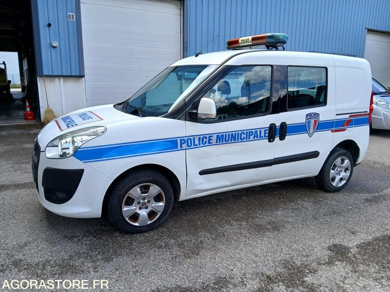 FIAT DOBLO C.1.3MTJ - Van kecil: gambar 1 FIAT DOBLO C.1.3MTJ - Van kecil: gambar 1
