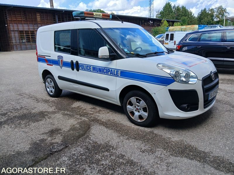 FIAT DOBLO C.1.3MTJ - Van kecil: gambar 2 FIAT DOBLO C.1.3MTJ - Van kecil: gambar 2