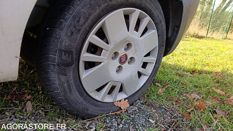 FIAT FIORINO - 2011 - BY-176-BA - Van kecil: gambar 3 FIAT FIORINO - 2011 - BY-176-BA - Van kecil: gambar 3