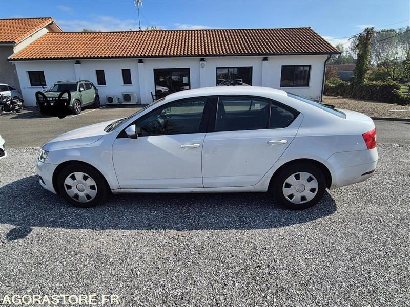 FJ-454-NP - Roulant - SKODA OCTAVIA - VP - 356 670 Kms - Mobil: gambar 2 FJ-454-NP - Roulant - SKODA OCTAVIA - VP - 356 670 Kms - Mobil: gambar 2