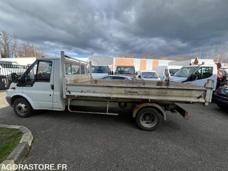 FORD TRANSIT 2.4 TD BENNE - 2002 - 204 000km - Van jungkit: gambar 5 FORD TRANSIT 2.4 TD BENNE - 2002 - 204 000km - Van jungkit: gambar 5