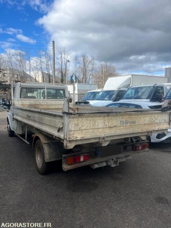 FORD TRANSIT 2.4 TD BENNE - 2002 - 204 000km - Van jungkit: gambar 3 FORD TRANSIT 2.4 TD BENNE - 2002 - 204 000km - Van jungkit: gambar 3