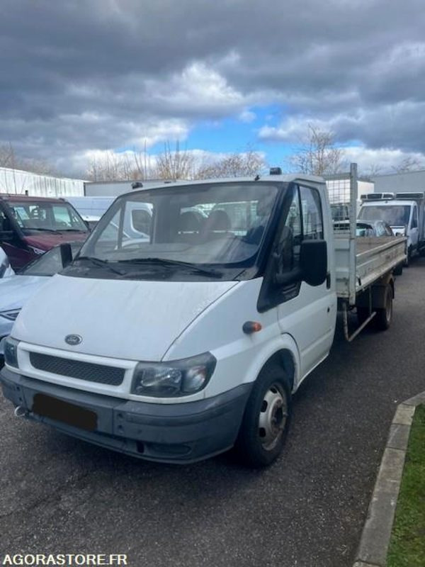 FORD TRANSIT 2.4 TD BENNE - 2002 - 204 000km - Van jungkit: gambar 2 FORD TRANSIT 2.4 TD BENNE - 2002 - 204 000km - Van jungkit: gambar 2
