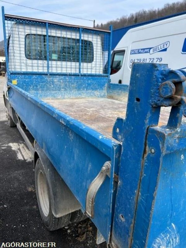 FOURGON BENNE 3.5 T IVECO DAILY 35-150 2018 120 000 KM - Van jungkit: gambar 4 FOURGON BENNE 3.5 T IVECO DAILY 35-150 2018 120 000 KM - Van jungkit: gambar 4