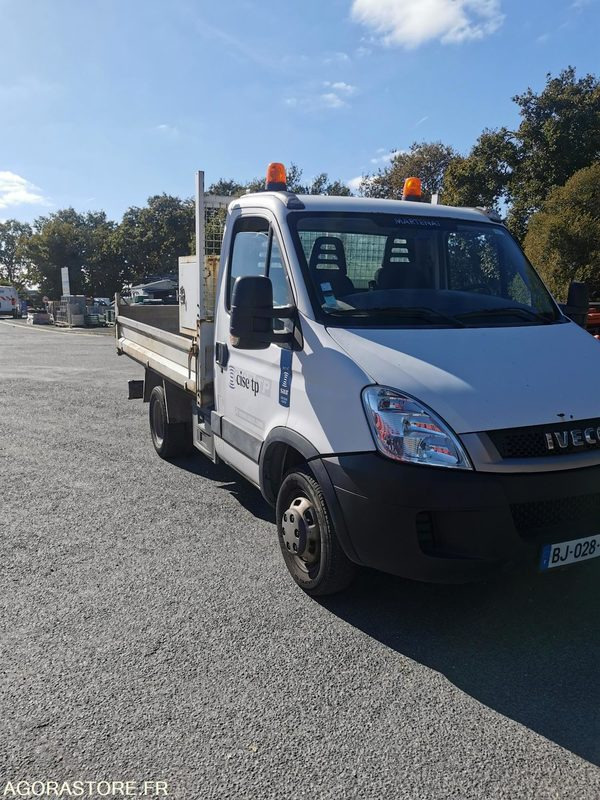 FOURGON BENNE - IVECO - DAILY 35C13 - 2011 / 264350 KM - BJ028EC - Van jungkit: gambar 2 FOURGON BENNE - IVECO - DAILY 35C13 - 2011 / 264350 KM - BJ028EC - Van jungkit: gambar 2