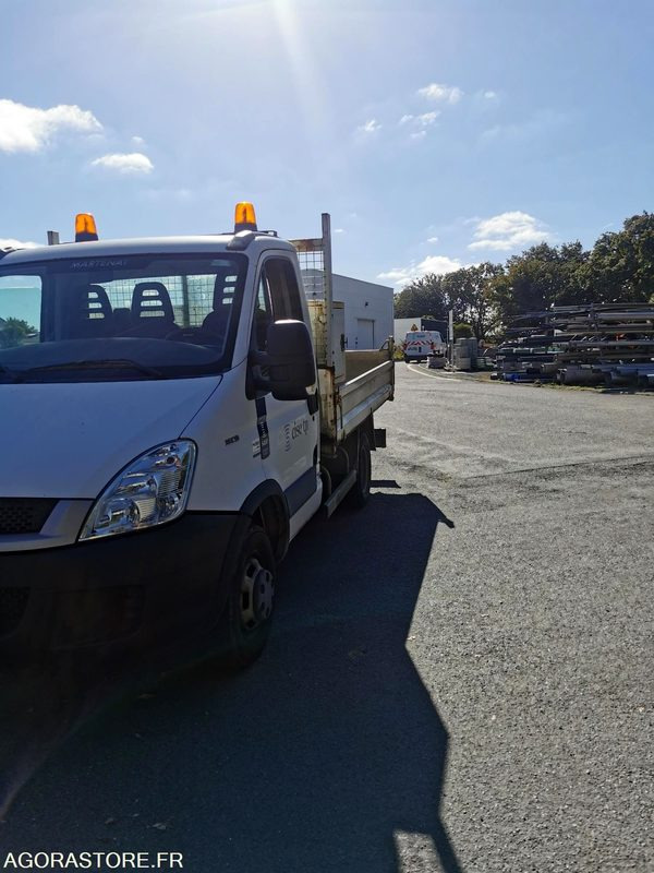 FOURGON BENNE - IVECO - DAILY 35C13 - 2011 / 264350 KM - BJ028EC - Van jungkit: gambar 3 FOURGON BENNE - IVECO - DAILY 35C13 - 2011 / 264350 KM - BJ028EC - Van jungkit: gambar 3