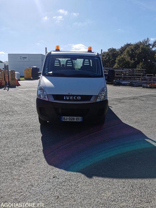 FOURGON BENNE - IVECO - DAILY 35C13 - 2011 / 264350 KM - BJ028EC - Van jungkit: gambar 1 FOURGON BENNE - IVECO - DAILY 35C13 - 2011 / 264350 KM - BJ028EC - Van jungkit: gambar 1