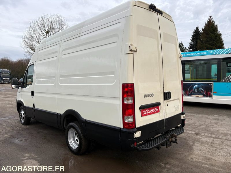 FOURGON IVECO DAILY 180 CV - 2011 - 195 600 KMS - Van panel: gambar 4 FOURGON IVECO DAILY 180 CV - 2011 - 195 600 KMS - Van panel: gambar 4