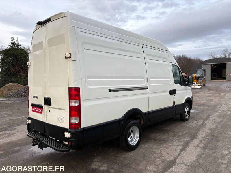 FOURGON IVECO DAILY 180 CV - 2011 - 195 600 KMS - Van panel: gambar 5 FOURGON IVECO DAILY 180 CV - 2011 - 195 600 KMS - Van panel: gambar 5
