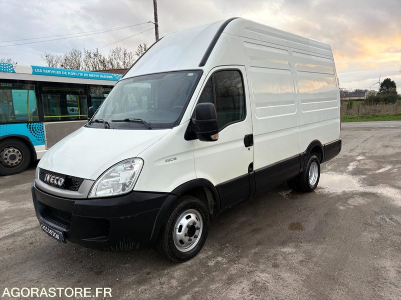 FOURGON IVECO DAILY 180 CV - 2011 - 195 600 KMS - Van panel: gambar 2 FOURGON IVECO DAILY 180 CV - 2011 - 195 600 KMS - Van panel: gambar 2