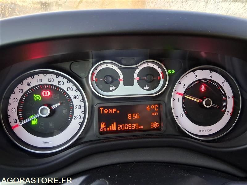 Fiat 500 L GNV POPSTAR MINISPACE DE 2016 - Mobil: gambar 4 Fiat 500 L GNV POPSTAR MINISPACE DE 2016 - Mobil: gambar 4