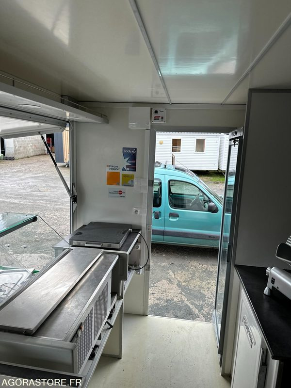 Foodtruck tout équipé - Truk penjual: gambar 2 Foodtruck tout équipé - Truk penjual: gambar 2