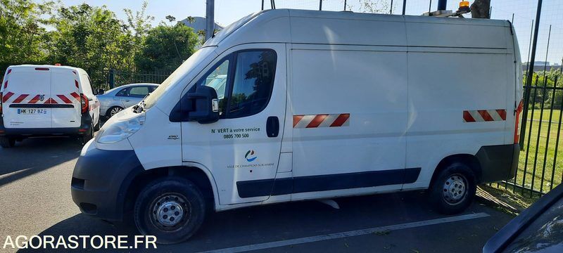 Fourgon Fiat Ducato - Van panel: gambar 2 Fourgon Fiat Ducato - Van panel: gambar 2