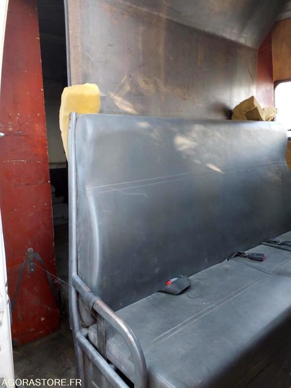 Fourgon IVECO DAILY - 2003 - 301454km - DM678TN - Van panel: gambar 5 Fourgon IVECO DAILY - 2003 - 301454km - DM678TN - Van panel: gambar 5