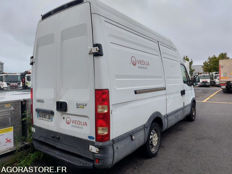 Fourgon IVECO Daily CNG- AA-840-JA - 176200 km (BARA - R51754) - Van panel: gambar 4 Fourgon IVECO Daily CNG- AA-840-JA - 176200 km (BARA - R51754) - Van panel: gambar 4