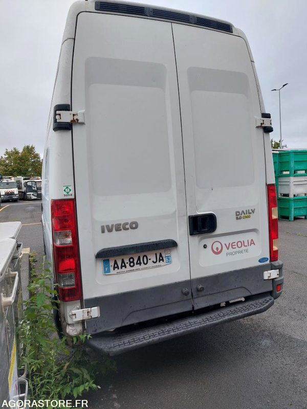 Fourgon IVECO Daily CNG- AA-840-JA - 176200 km (BARA - R51754) - Van panel: gambar 2 Fourgon IVECO Daily CNG- AA-840-JA - 176200 km (BARA - R51754) - Van panel: gambar 2