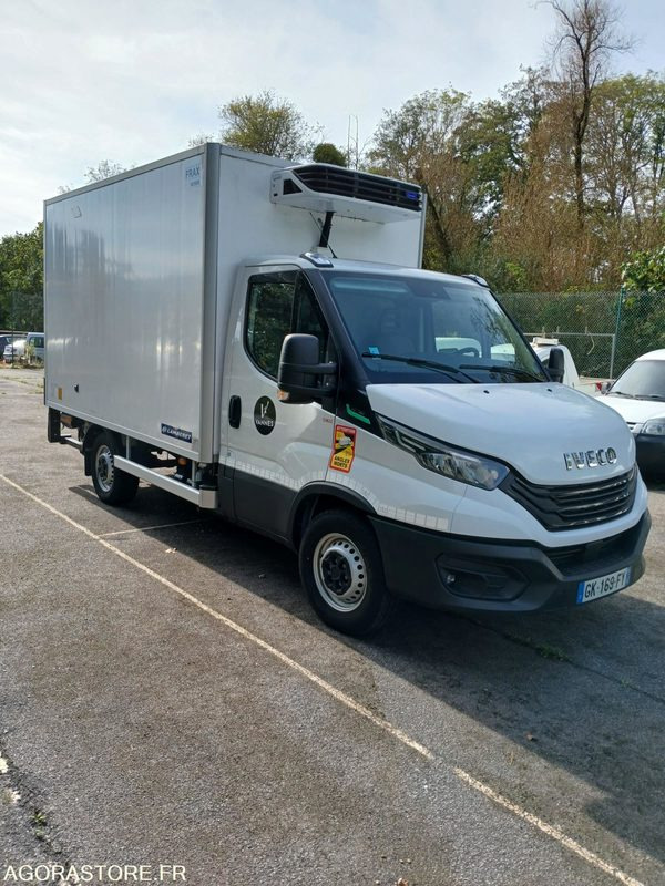 Fourgon réfrigéré Iveco (53822) - Van berpendingin: gambar 1 Fourgon réfrigéré Iveco (53822) - Van berpendingin: gambar 1