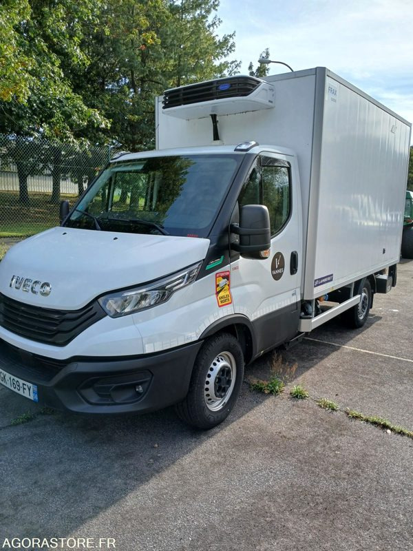 Fourgon réfrigéré Iveco (53822) - Van berpendingin: gambar 2 Fourgon réfrigéré Iveco (53822) - Van berpendingin: gambar 2