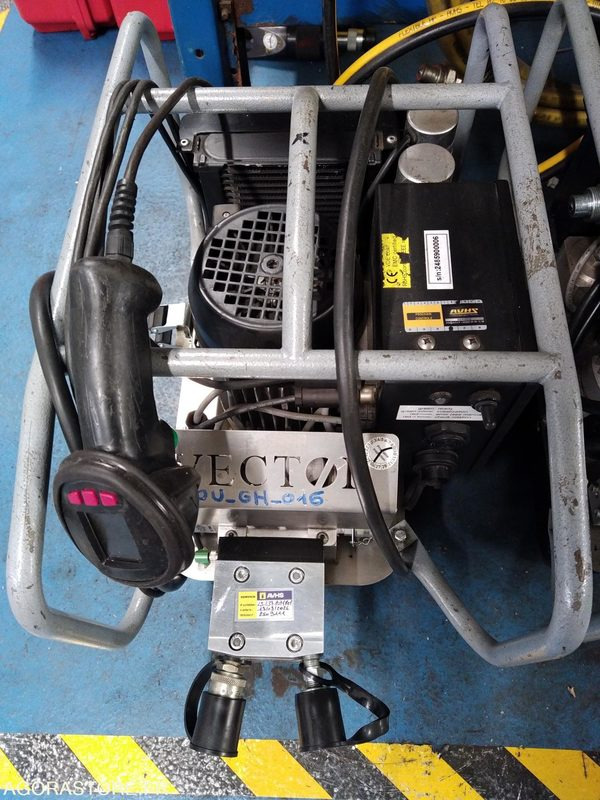 GROUPE HYDRAULIQUE POUR SERRAGE - Peralatan dan perlengkapan: gambar 1 GROUPE HYDRAULIQUE POUR SERRAGE - Peralatan dan perlengkapan: gambar 1