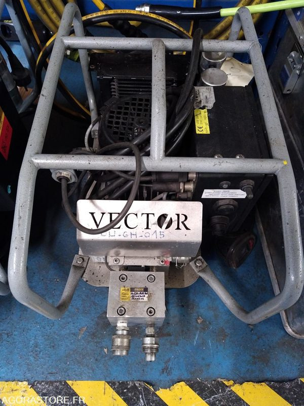 GROUPE HYDRAULIQUE POUR SERRAGE - Peralatan dan perlengkapan: gambar 1 GROUPE HYDRAULIQUE POUR SERRAGE - Peralatan dan perlengkapan: gambar 1