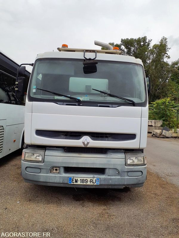 HYDROCUREUR 19T RIVARD - 2004 / 262 122 KM - Truk vakum: gambar 5 HYDROCUREUR 19T RIVARD - 2004 / 262 122 KM - Truk vakum: gambar 5