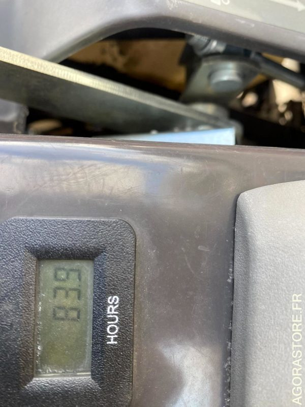 Husqvarna RC320TS 4x4 - Mesin pemotong rumput: gambar 5 Husqvarna RC320TS 4x4 - Mesin pemotong rumput: gambar 5