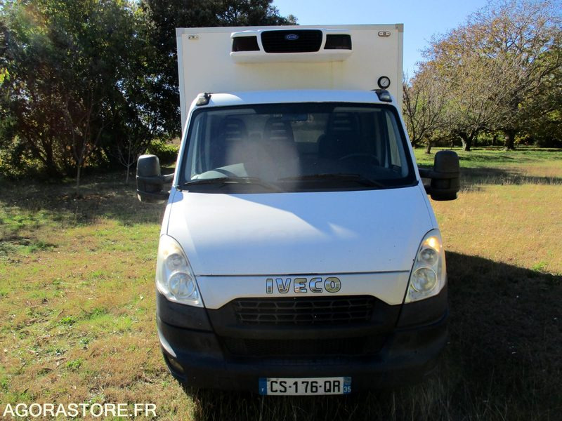 IVECO 35S13 de 2013 426915Kms "d'autoroute"chassis cabine frigorifique - Van berpendingin: gambar 5 IVECO 35S13 de 2013 426915Kms "d'autoroute"chassis cabine frigorifique - Van berpendingin: gambar 5