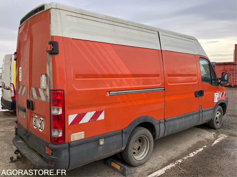 IVECO - 50C15 - 2007 / 332349 KM (P2001860) - Van panel: gambar 4 IVECO - 50C15 - 2007 / 332349 KM (P2001860) - Van panel: gambar 4