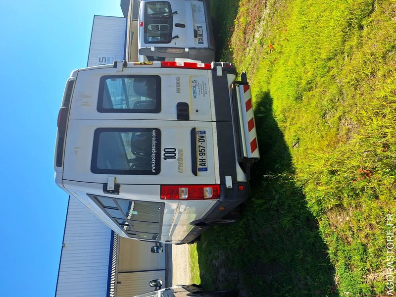 IVECO BUS DAILY N°092063 - Bus mini, Van penumpang: gambar 4 IVECO BUS DAILY N°092063 - Bus mini, Van penumpang: gambar 4