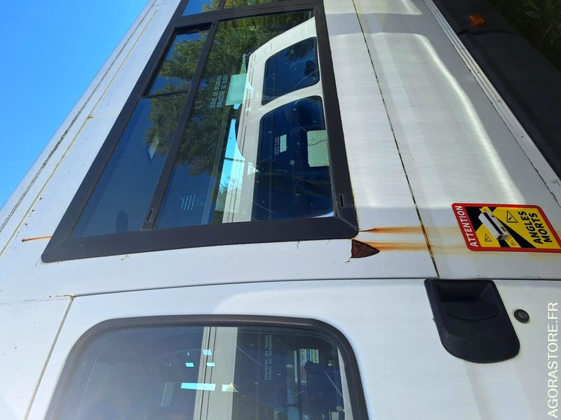 IVECO BUS DAILY N°092063 - Bus mini, Van penumpang: gambar 5 IVECO BUS DAILY N°092063 - Bus mini, Van penumpang: gambar 5