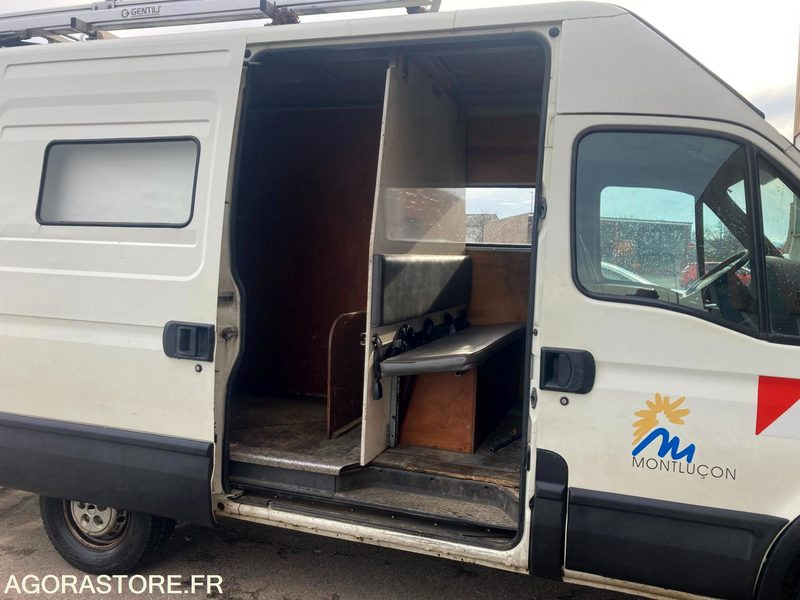 IVECO DAILY - 2006 - 148019KM - Van panel: gambar 4 IVECO DAILY - 2006 - 148019KM - Van panel: gambar 4
