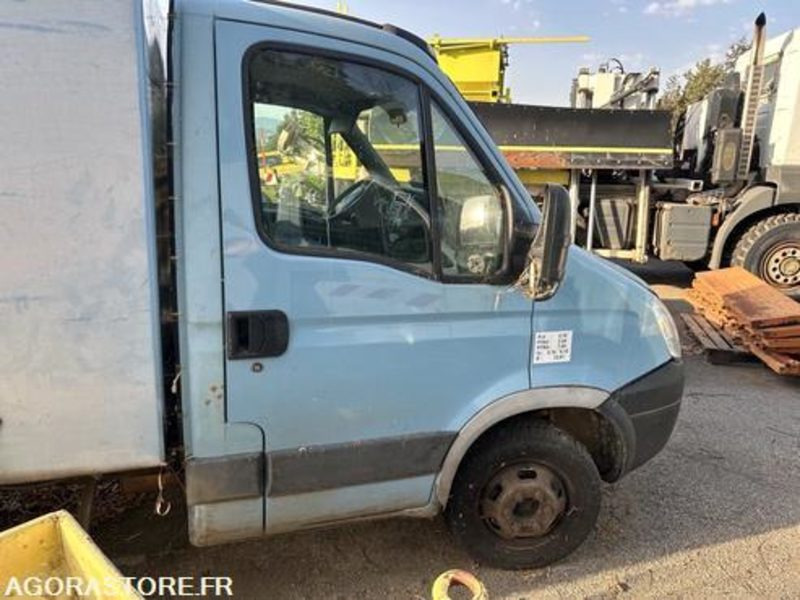 IVECO DAILY - 2009 - 176370KM - AB323ZN - Van panel: gambar 3 IVECO DAILY - 2009 - 176370KM - AB323ZN - Van panel: gambar 3