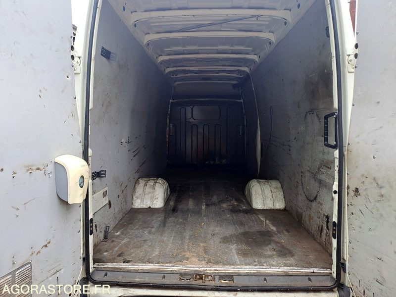 IVECO | DAILY | 2010 | 82193KM - Van panel: gambar 4 IVECO | DAILY | 2010 | 82193KM - Van panel: gambar 4