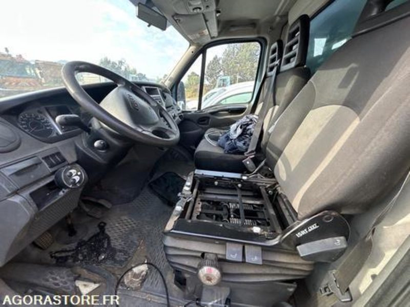 IVECO DAILY - 2011 - 158894KM - BN232WT - Van panel: gambar 5 IVECO DAILY - 2011 - 158894KM - BN232WT - Van panel: gambar 5