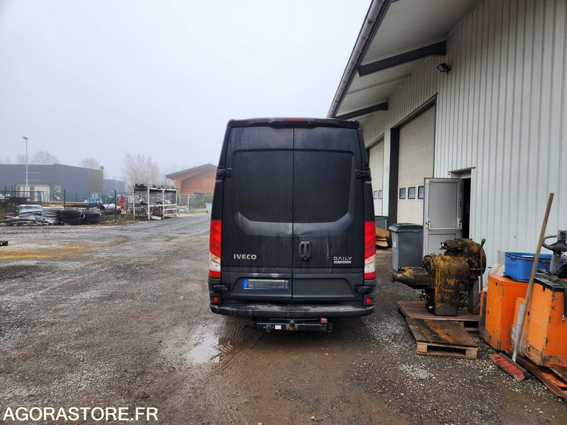 IVECO DAILY 35C21- 2017 / 170000 KM - Van panel: gambar 4 IVECO DAILY 35C21- 2017 / 170000 KM - Van panel: gambar 4