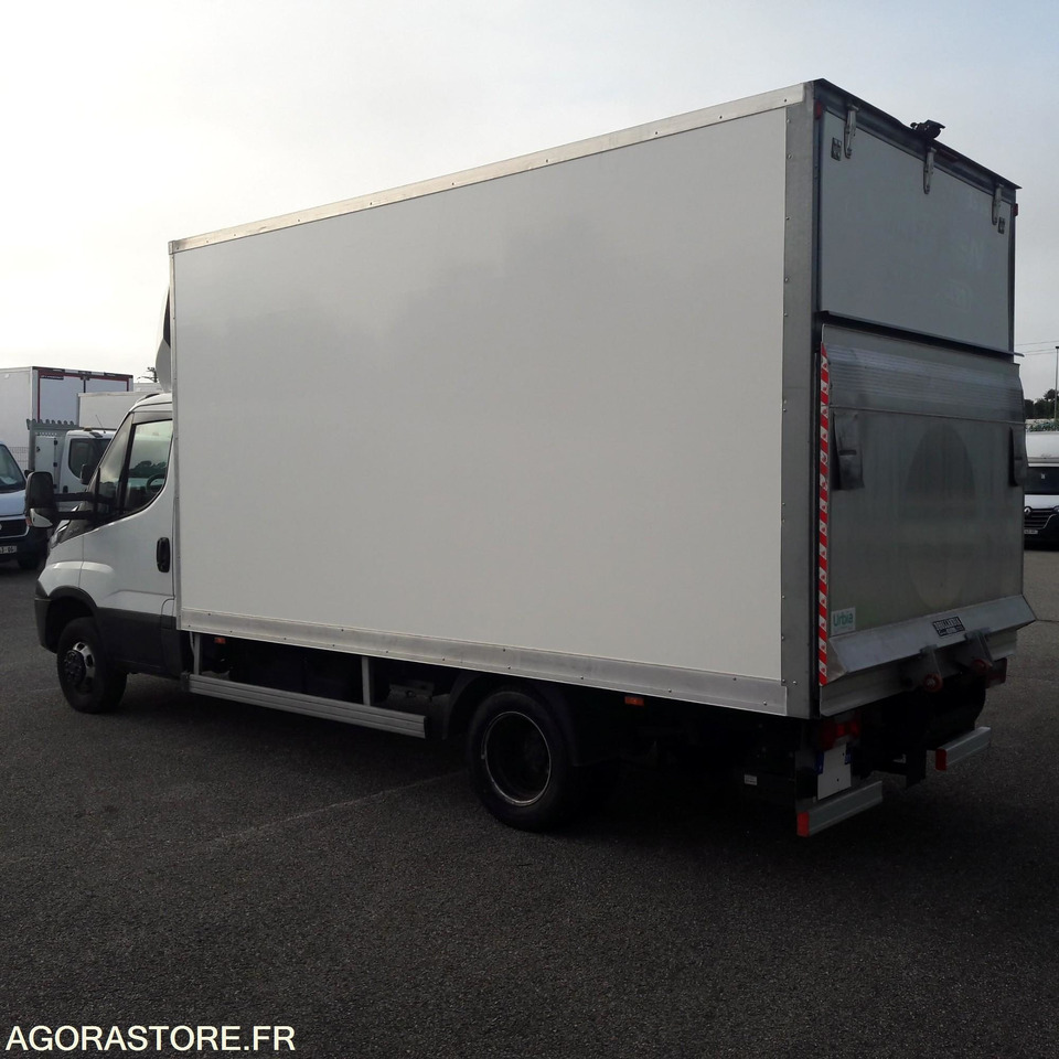 IVECO DAILY CHASSIS CABINE- 2019- 118608KM - Van panel: gambar 3 IVECO DAILY CHASSIS CABINE- 2019- 118608KM - Van panel: gambar 3