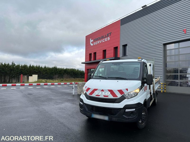 IVECO DAILY CHASSIS CABINE- 2019- 134920KM - Van jungkit: gambar 1 IVECO DAILY CHASSIS CABINE- 2019- 134920KM - Van jungkit: gambar 1