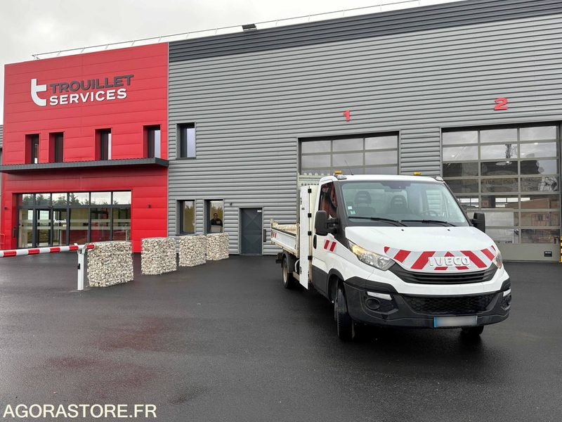 IVECO DAILY CHASSIS CABINE- 2019- 134920KM - Van jungkit: gambar 2 IVECO DAILY CHASSIS CABINE- 2019- 134920KM - Van jungkit: gambar 2