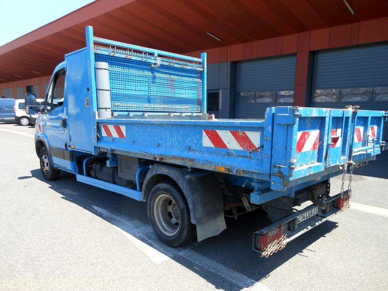 Iveco Daily 35C15 3.0 litres 146cv tri benne - Van jungkit: gambar 4 Iveco Daily 35C15 3.0 litres 146cv tri benne - Van jungkit: gambar 4