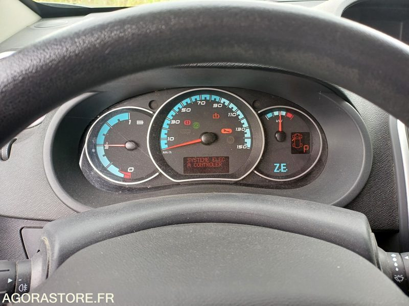 Kangoo ZE (défaut batterie) + borne de recharge - Van kecil, Van listrik: gambar 4 Kangoo ZE (défaut batterie) + borne de recharge - Van kecil, Van listrik: gambar 4
